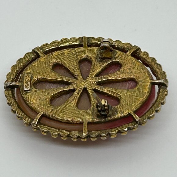 Vintage Coro Signed Cameo Brooch Two Dancing Graces Design In Resin Gold-Tone - Picture 13 of 16